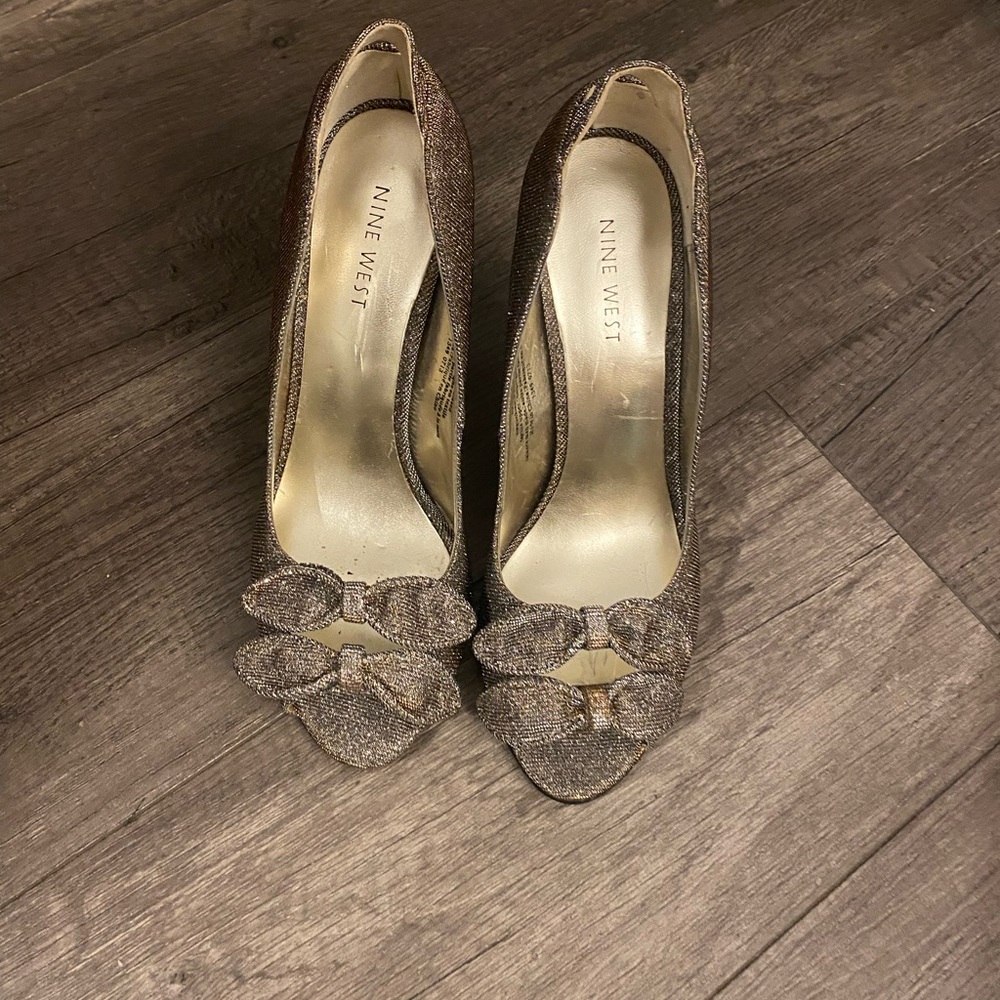Nine West Silver  4” Heels Size 8